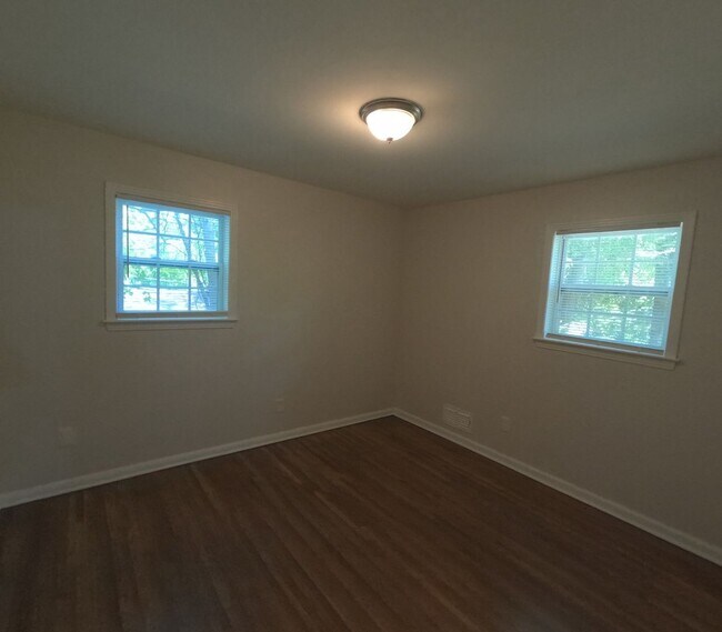 Building Photo - 3150 Parham St