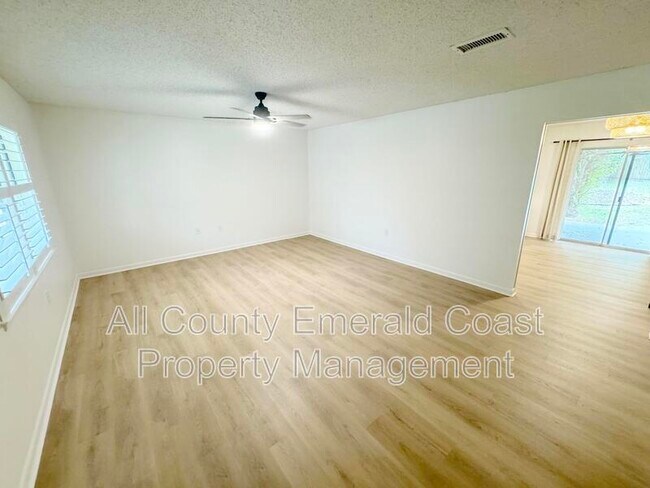 Building Photo - 504 Kelly St