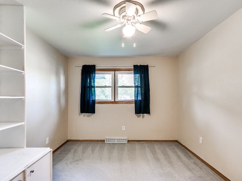 Building Photo - 2204 Melrose Ave