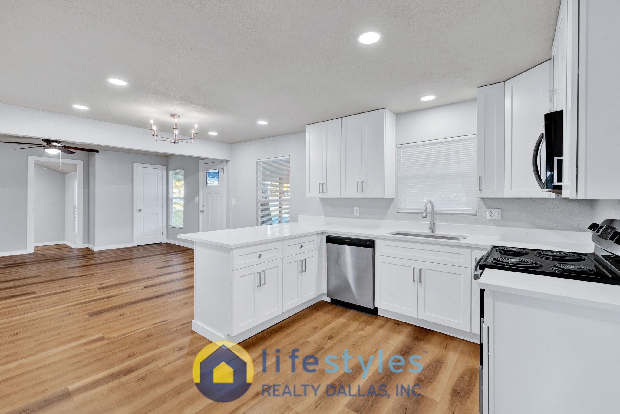 Building Photo - 717 Bonham St