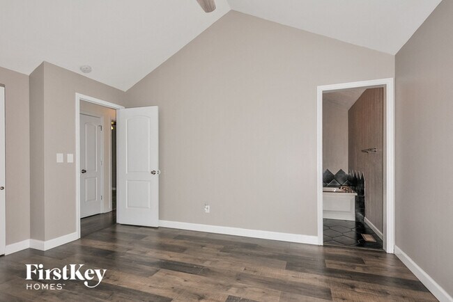 Building Photo - 202 Barrington Dr