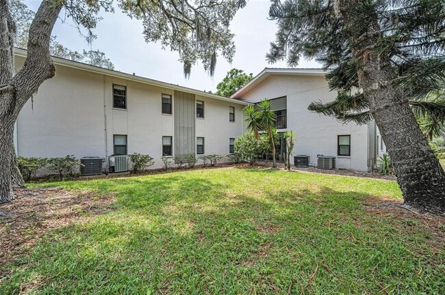 Building Photo - 300 S Florida Ave