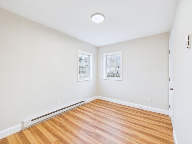Building Photo - 715 Newhall St