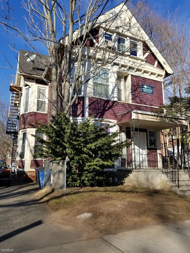 1 br, 1 bath 133 Davenport Ave 3a 133 Davenport Ave New Haven CT