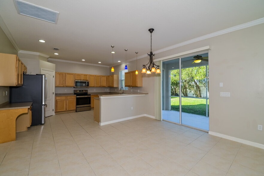 Building Photo - 6316 Laurel Creek Trail