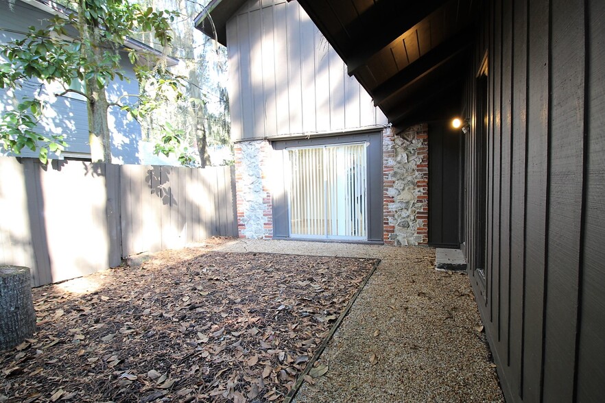 Courtyard & Sliding Doors - 21 NW 21st St