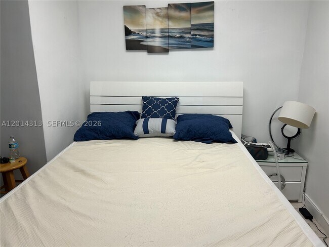 Building Photo - 5401 Collins Ave