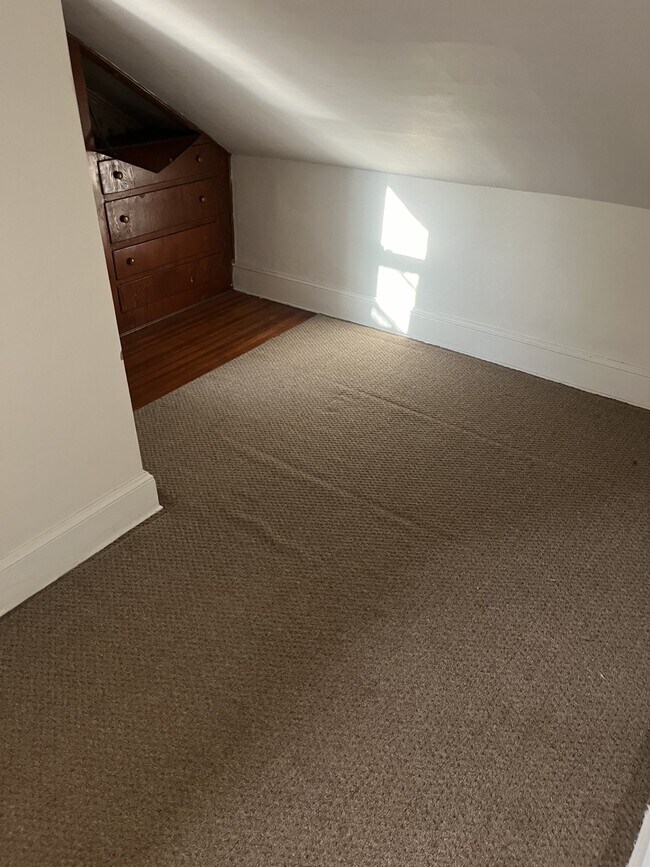 Building Photo - 3 City Ave