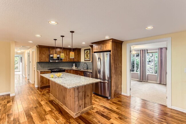 Building Photo - Single Family Home in West Linn with a Won...