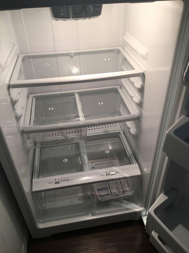 Building Photo - 460 S Park Rd