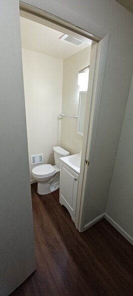 Building Photo - 604 Bigelow St