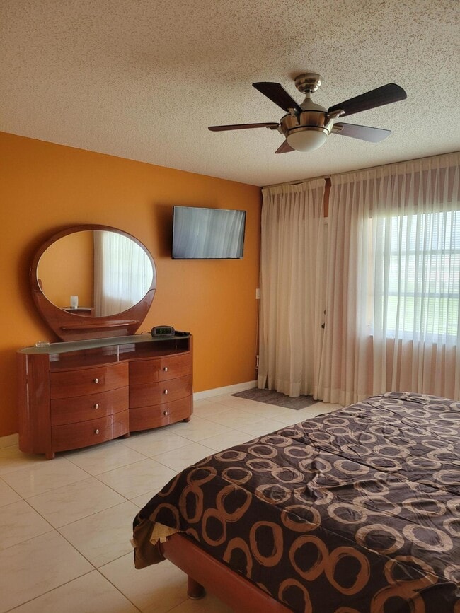Building Photo - 14629 Canalview Dr