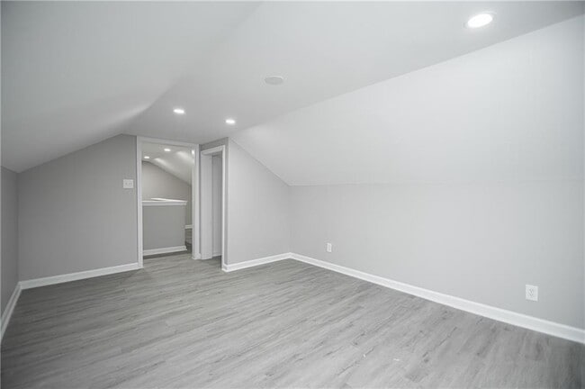 Building Photo - 537 Trabert Ave NW