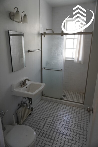 Building Photo - 422-24 West Melrose St.