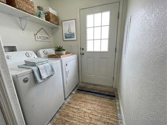 Building Photo - 24812 V Ln