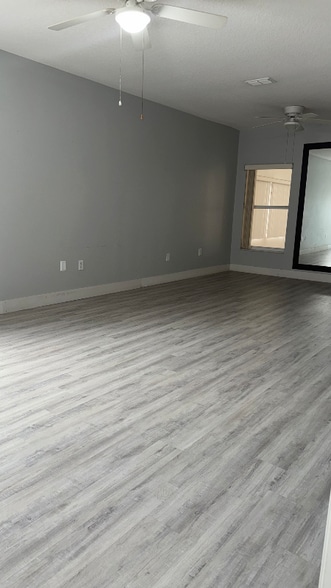 Building Photo - 212 Purslane Pass