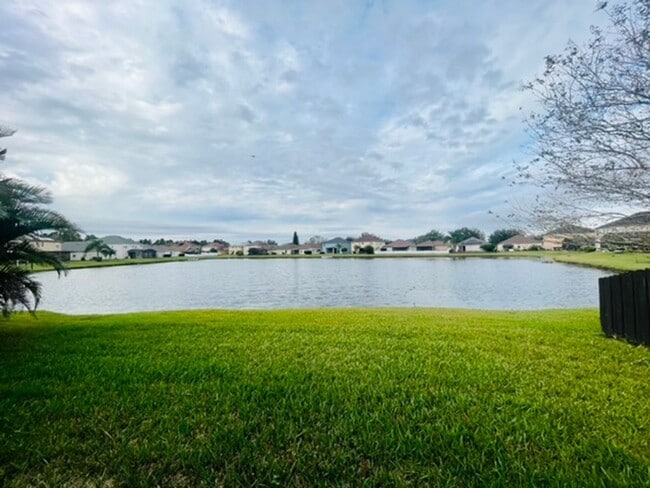 Building Photo - Spacious 4-Bedroom, 2-Bathroom Home for Re...