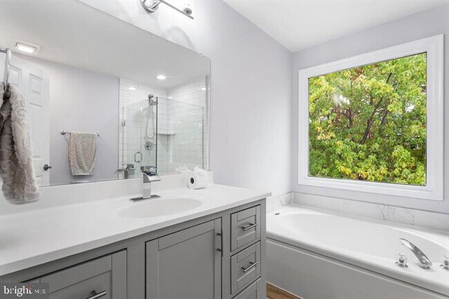 Building Photo - 2807 Falling Brook Terrace