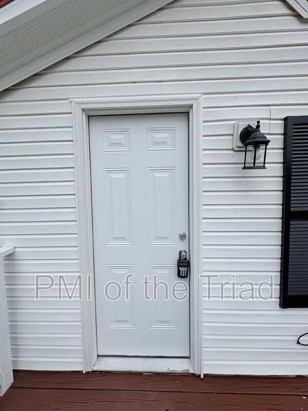 Building Photo - 589 Alvis Ln