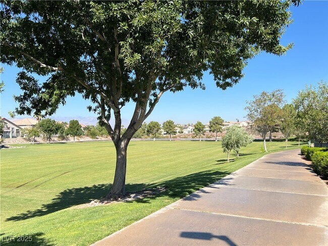 Building Photo - 1605 Ravanusa Dr