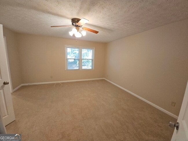 Building Photo - 102 Sauterne Way