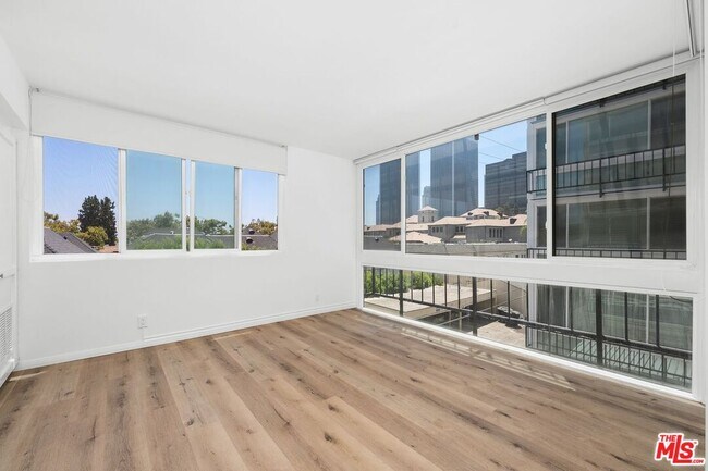 Building Photo - 9950 Durant Dr
