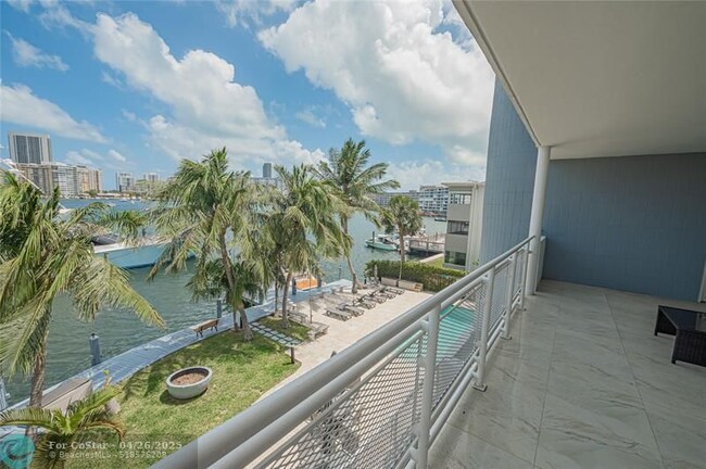 Building Photo - 468 Golden Isles Dr