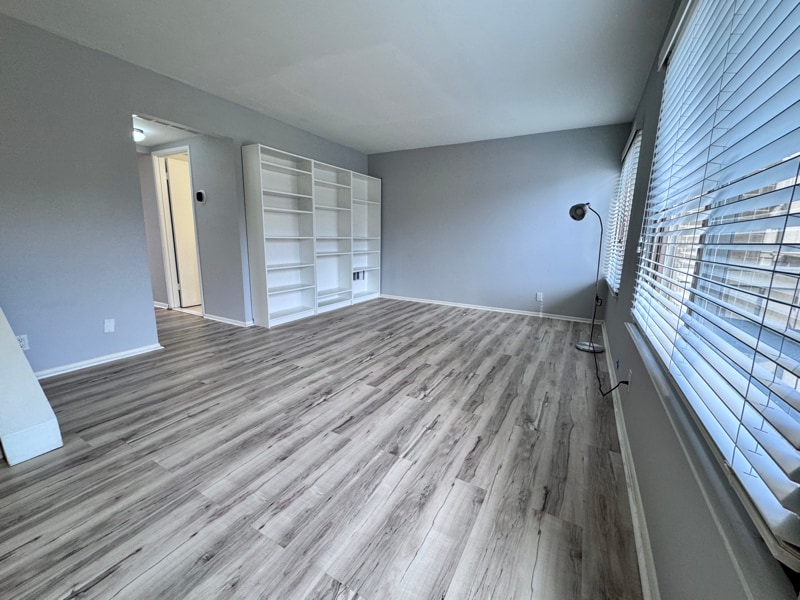 Building Photo - 2440 Glengyle Dr