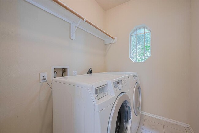 Building Photo - 14203 Torrey Village Dr