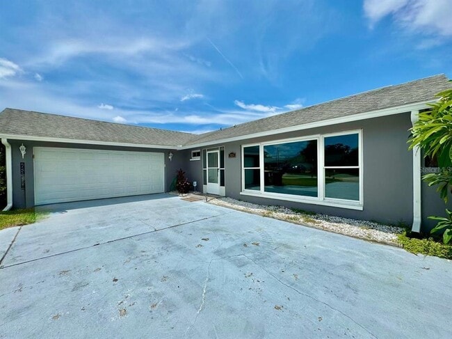 Primary Photo - 2924 Catherine Dr