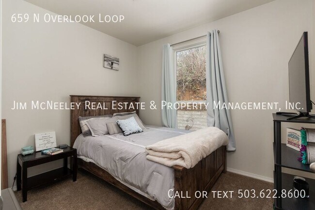 Building Photo - Well Maintained 3 Bedroom Home In Otis