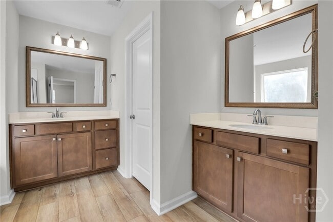 Building Photo - 2980 Kingswood Dr