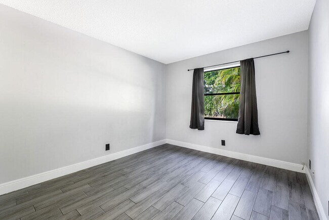 Building Photo - 4953 Freedom Cir
