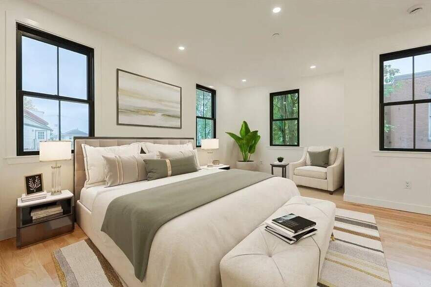 Building Photo - 12 George St