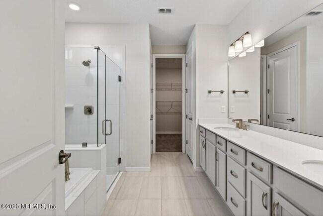 Building Photo - 3399 Kindlewood Dr