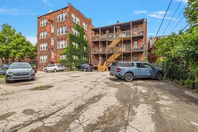 Building Photo - 469 W Willis St