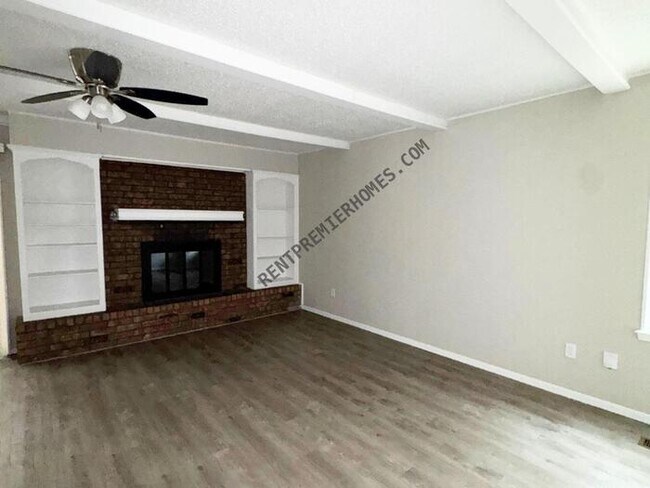 Building Photo - 2228 S Whitbourne Pl