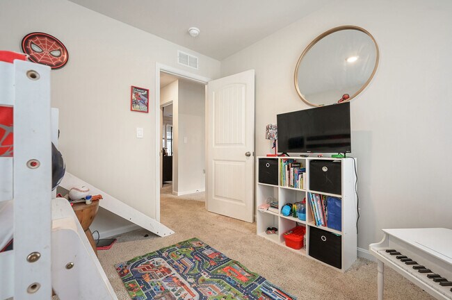 Building Photo - 193 Currant Cir