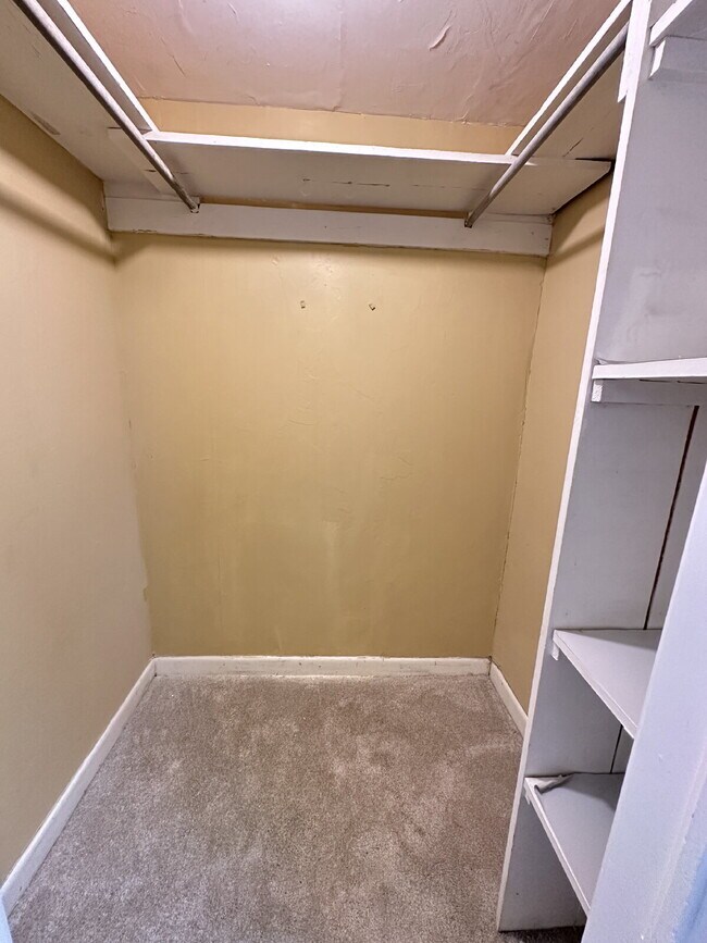 Building Photo - Character, Comfort & Convenience in Tech T...
