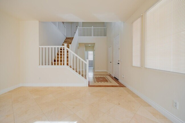 Building Photo - 1514 Regents St