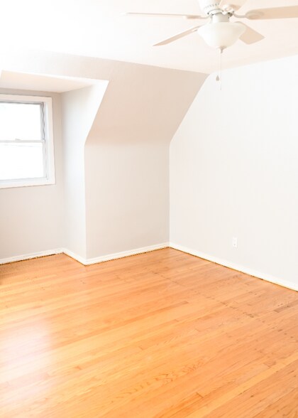 Building Photo - 1152 Romano Ave