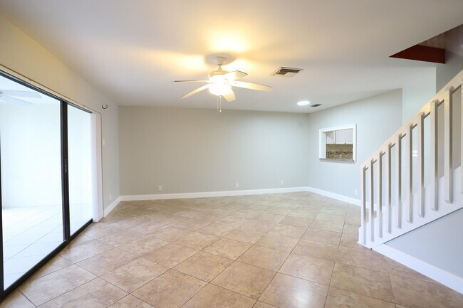 Building Photo - 1715 Woodbridge Lakes Cir