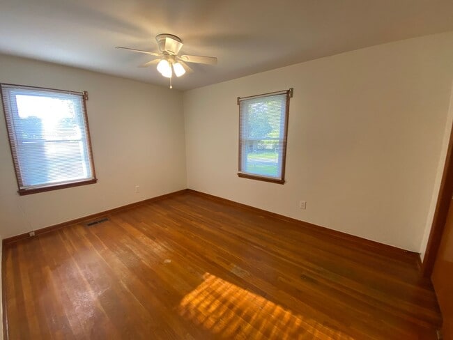 Building Photo - 3 Bedroom/1 Bathroom Home in Midtown Jones...