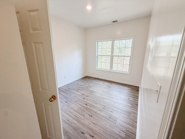 Building Photo - 2468 Spring St NW