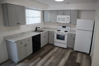 Building Photo - 5622 S 1300 E