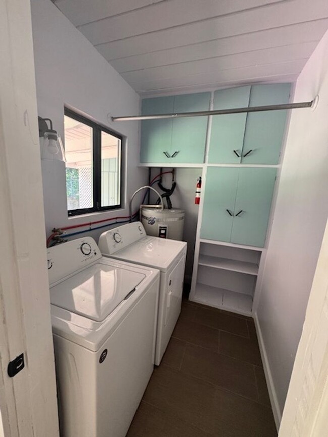 Building Photo - Beautiful West Redding Home with $200 Move...