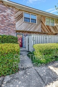 Building Photo - 309 St Charles Ct