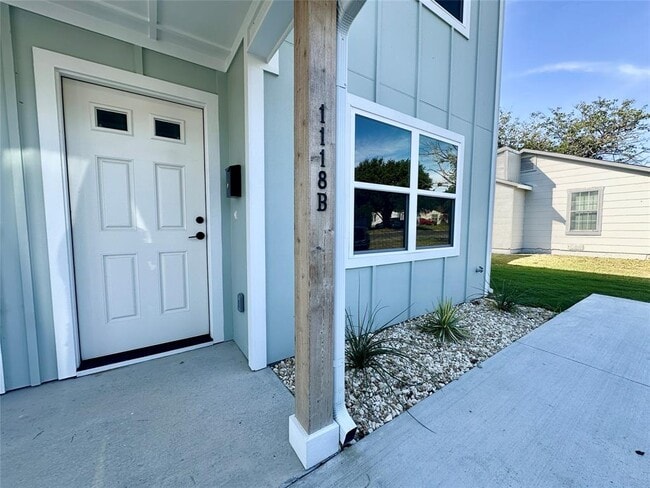 Building Photo - 1118 S 51st St