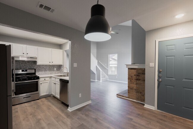 Building Photo - Rawhide Loop, 317/319