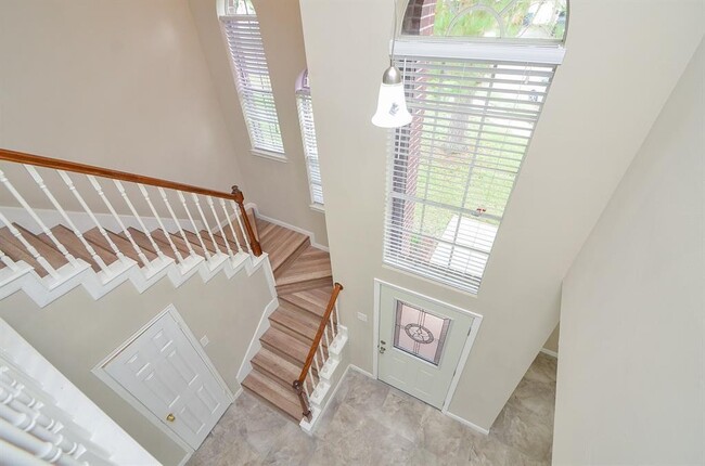 Building Photo - 5211 Aspen Point Dr